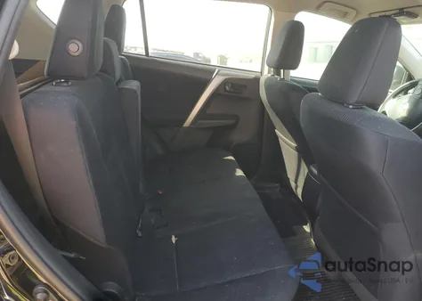 2017 Toyota Rav4 Le z USA, uszkodzony, nr VIN 2T3BFREV4HW571627